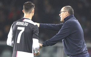 Sarri muốn Ronaldo đá trung phong: Sai lầm hay đúng đắn?