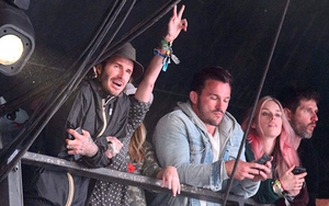 Đừng đùa với vợ, Beckham!