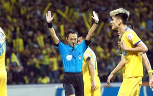 Trăm dâu đổ đầu… trọng tài