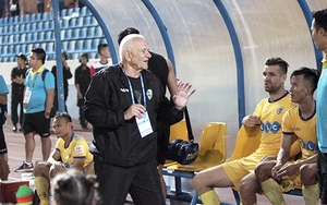 17h30 ngày 28/10: Long An – FLC Thanh Hóa: Tiễn một tượng đài