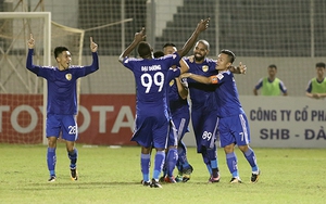 SHB Đà Nẵng 0-2 Quảng Nam: 'Cuộc chơi của... trọng tài'