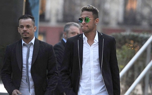 Kiện Neymar là vết ố trên khẩu hiệu của Barcelona