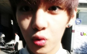 Không ngờ V của BTS đã 'sắc nét' từ thời trung học