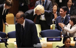 BTS nhận quà đặc biệt từ Đệ nhất phu nhân Hàn Quốc