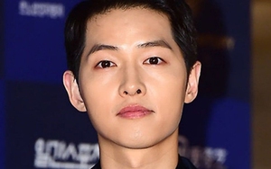 Song Joong Ki chúc Tết người hâm mộ, tiết lộ về bộ phim giả tưởng sắp ra mắt