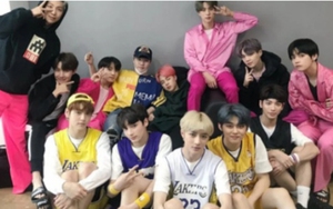 Jimin làm việc kiệt sức đến mức ngủ trong khi chụp ảnh