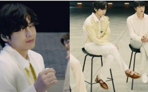V BTS lại ‘chơi trội’, đi sandal hàng hiệu lên sân khấu trình diễn