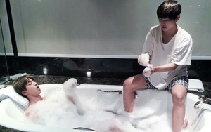 BTS: ARMY đã hét lên khi Jin chia sẻ chuyện từng… tắm chung với V