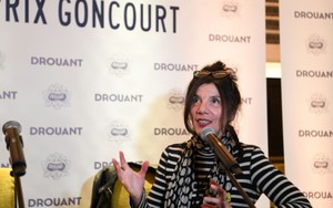 Goncourt 2022 – Giải thưởng văn học hàng đầu của Pháp thuộc về Brigitte Giraud