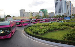 Du ngoạn Đà Nẵng bằng xe buýt 2 tầng mui trần