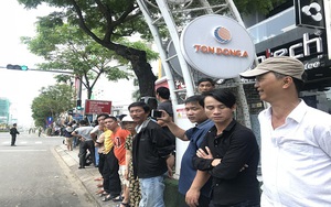 Chùm ảnh: Hàng nghìn người dân Đà Nẵng hào hứng ra đường đón Tổng thống Mỹ Donald Trump