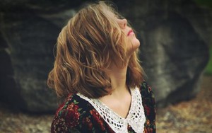 Khi con gái khóc họ muốn người yêu làm gì cho mình