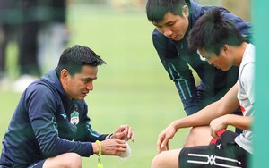 Cận cảnh chấn thương cổ chân của Tuấn Anh