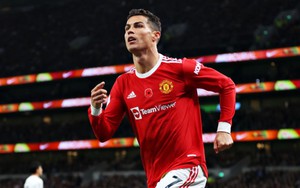 M.U mất kiên nhẫn, Ten Hag lập tức có quyết định với Ronaldo