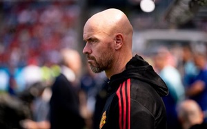 Thua Atletico, Ten Hag 'sấy tóc' phòng thay đồ Man Utd