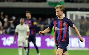 Rõ số tiền Barca đang 'dụ' De Jong cắt giảm