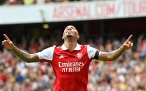 Gabriel Jesus được ví như huyền thoại Arsenal