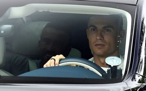 Ronaldo theo dõi trận giao hữu kín của Man Utd