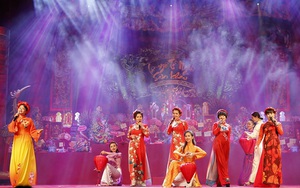 Xúc động hình ảnh các nghệ sĩ đất Bắc trong Lễ giỗ tổ sân khấu 2017