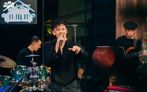 'My sói' Thu Quỳnh sexy đến nghe Trọng Hiếu hát tại Music Home