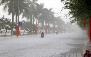 Đêm 25/5, các khu vực trên cả nước có mưa rào, dông, đề phòng lốc, sét và gió giật mạnh