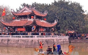 Du khách nô nức trẩy hội Lim, hòa mình vào không gian văn hóa Quan họ