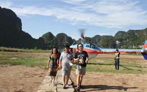 Trải nghiệm ngắm cảnh Quần thể danh thắng Tràng An bằng máy bay trực thăng