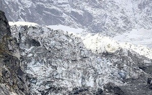 Italy sơ tán người dân do nguy cơ vỡ sông băng Planpincieux