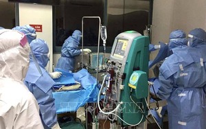 Quảng Trị chuyển bệnh nhân mắc COVID-19 có bệnh nền nặng vào Huế điều trị