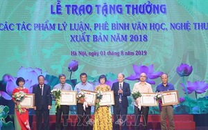Góp phần định hướng sự phát triển lý luận, phê bình văn học, nghệ thuật