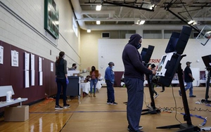 Bầu cử Mỹ 2020: Ứng cử viên Biden giành ưu thế trước Tổng thống D.Trump theo kết quả thăm dò dư luận tại 2 bang chiến địa