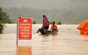 Chủ động ứng phó với diễn biến của áp thấp nhiệt đới có khả năng mạnh lên thành bão