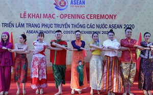 10 quốc gia thành viên ASEAN tham dự triển lãm trang phục truyền thống