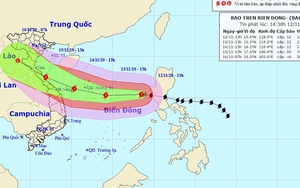 Đêm 12/11, vùng gần tâm bão số 13 có gió giật cấp 15