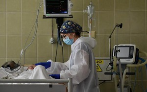 Dịch COVID-19: Ukraine ghi nhận số ca tử vong cao nhất - Tokyo công bố số ca mắc cao nhất