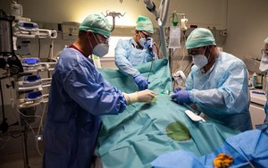 Tỷ lệ tử vong do COVID-19 tại Pháp cao gấp gần 3 lần so với cúm thông thường