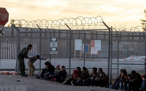 Tổng thống Mỹ ra lệnh đóng cửa các nhà tù tư nhân