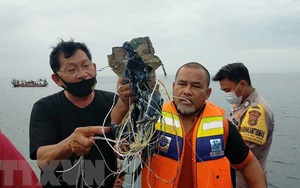 Vụ máy bay rơi tại Indonesia: Hi vọng vớt được 2 hộp đen trong ngày 11/1