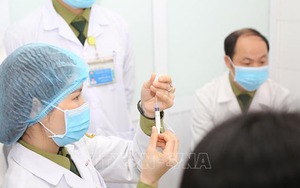 Tiêm thử nghiệm mũi 2 nhóm liều 25 mcg của vaccine ngừa Covid-19 Nano Covax