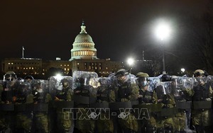 Thủ đô Washington phong tỏa khu vực trung tâm - FBI cảnh báo nguy cơ tại các văn phòng chính phủ ở tất cả 50 bang