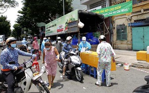 TP.HCM: Đường phố nhộn nhịp trước thông tin siết chặt 'ai ở đâu ở yên đó'