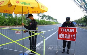 Hà Nội tạm ngưng kiểm tra người và phương tiện lưu thông qua chốt trực để ra, vào thành phố