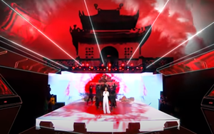 'Sởn da gà' vì Phương Mỹ Chi và Erik kết hợp hát 'Nam quốc sơn hà'