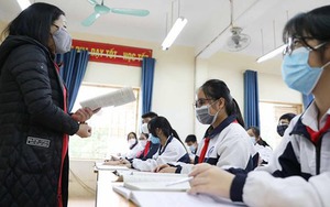 Học sinh lớp 9 thuộc 10 huyện ở Hà Nội trở lại trường học trực tiếp