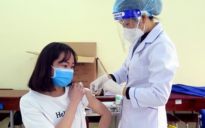 Việt Nam đang tham khảo ý kiến về tiêm vaccine Covid-19 cho trẻ từ 5-11 tuổi