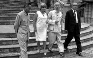 George Burchett: Cha, con và Hà Nội