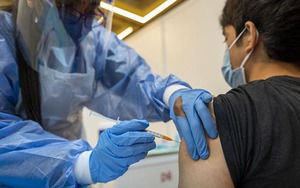 Miễn dịch tự nhiên với Omicron – sự cá cược nguy hiểm