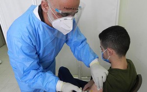 Tiêm phòng Covid-19 cho trẻ em mang lại lợi ích cho cả cộng đồng