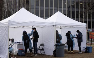 Nghiên cứu cho thấy Omicron nhẹ hơn Delta trong số bệnh nhân Covid-19 nhập viện