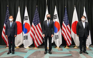 Ngoại trưởng Mỹ, Nhật Bản và Hàn Quốc ra tuyên bố chung về nhiều vấn đề quốc tế